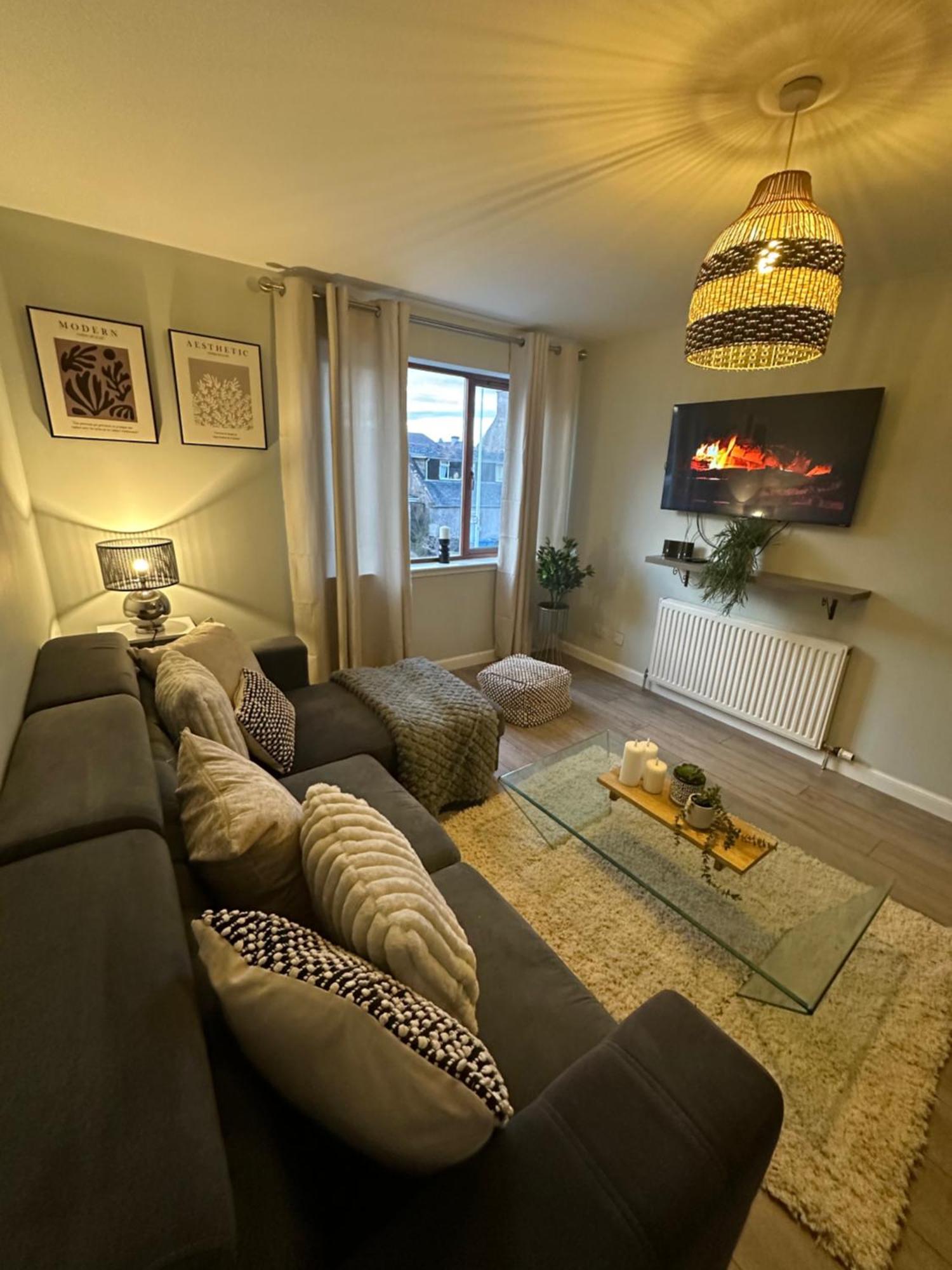 Lovely Modern 2 Bedrom Unit Close To City Center Dalneigh ภายนอก รูปภาพ